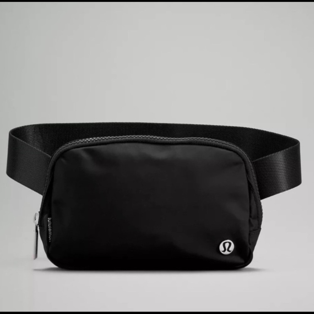 NWT Lululemon Everywhere Belt Bag